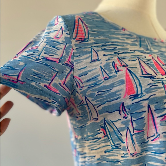 Lilly Pulitzer Etta Cotton Shirt Zanzibar Blue Boatylicious t-shirt Size Small - Picture 3 of 6
